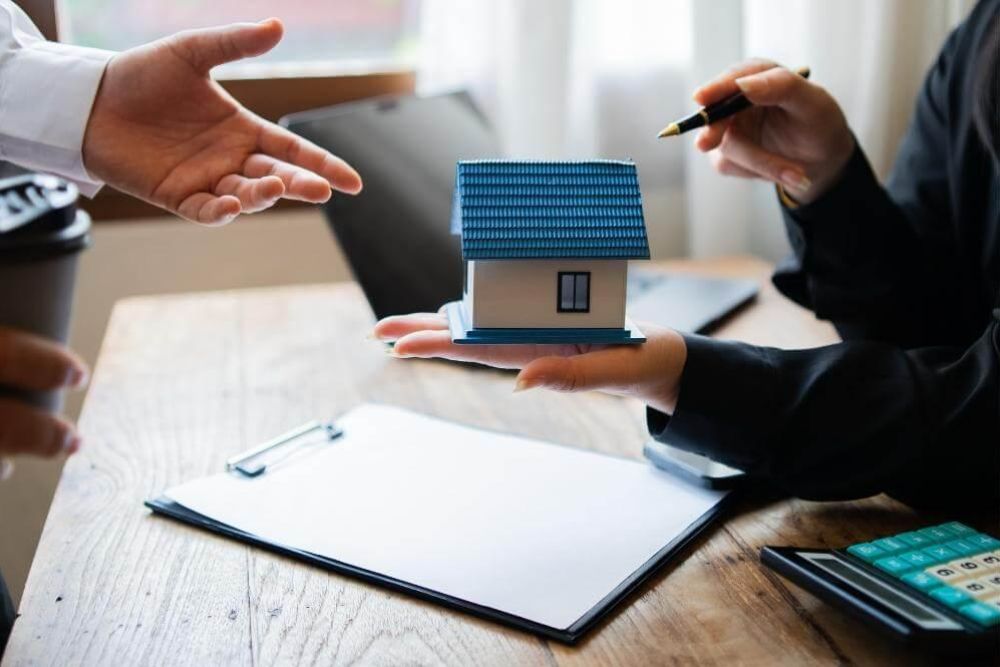Two people discussing probate attorney fees in Virginia